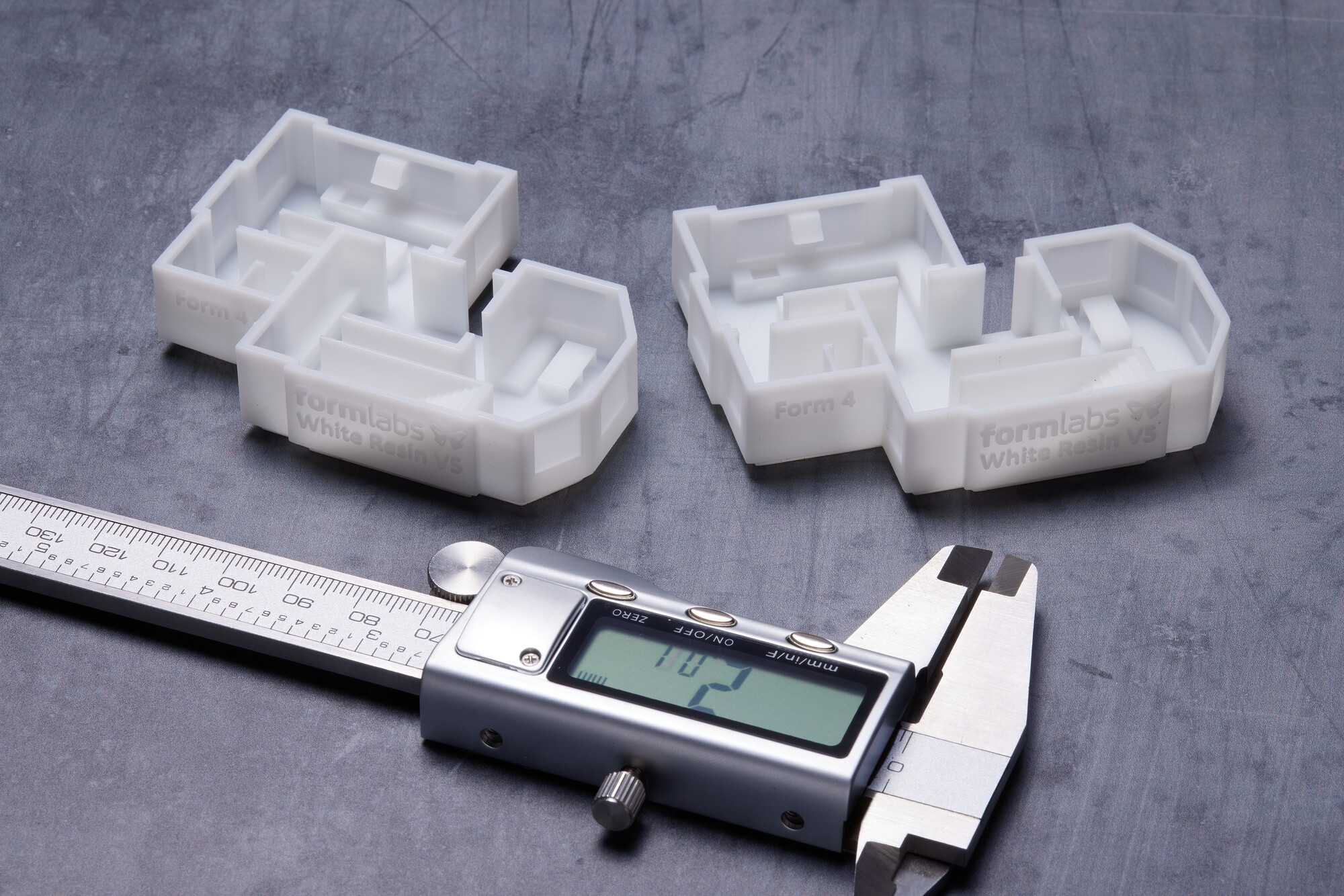 Przykładowe części wydrukowane z White Resin V5